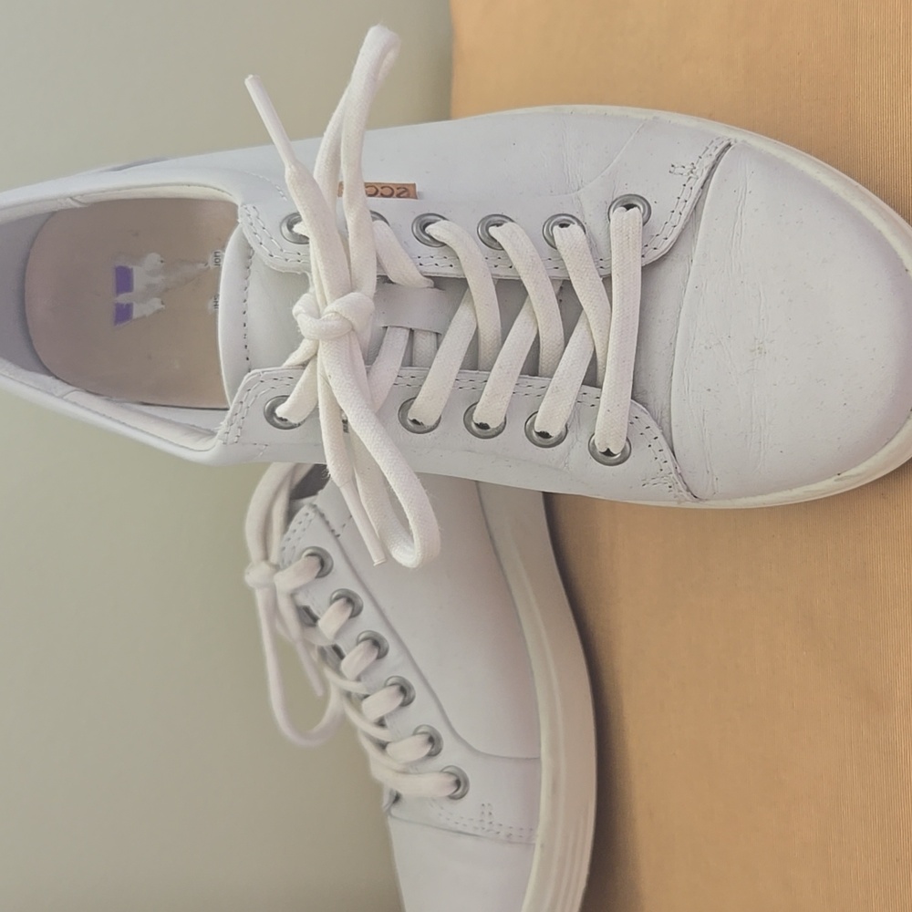 Ecco leather sneakers 8-8.5 offwhite